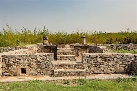  Le Concile de Taxila: Un Carrefour du Bouddhisme et des Rituels Anciens en Terre Pakistanaise